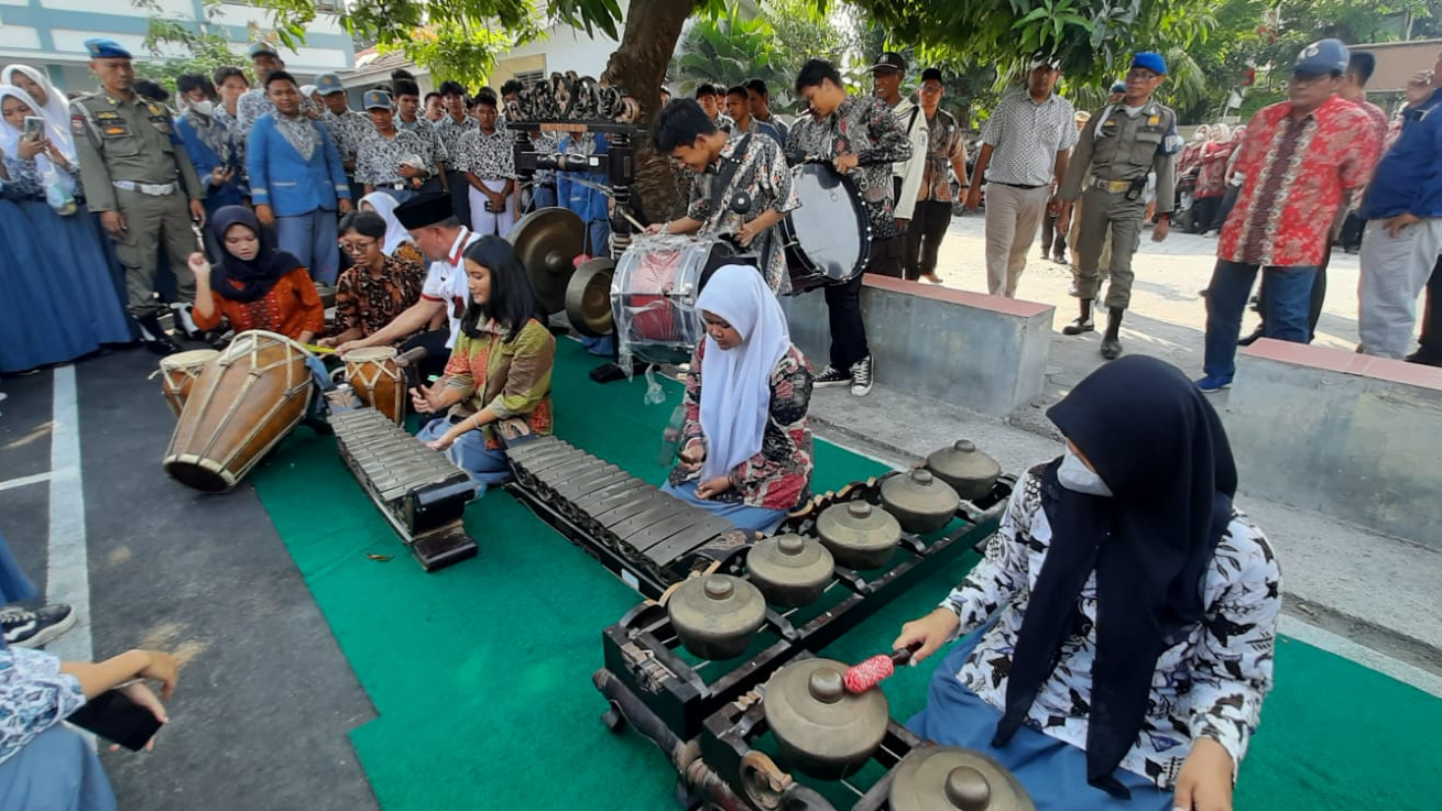 Eskul Gamelan dengan bapak walikota Bekasi  Dr. H. Tri Adhianto Tjahyono, S.E., M.M.